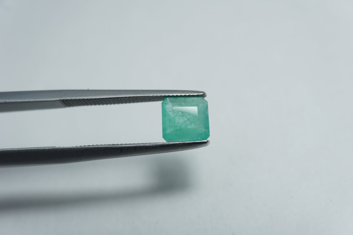0.65ct Emerald 6mm