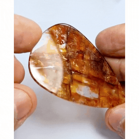 101.25ct Quartz With Inclusion 60x40mm