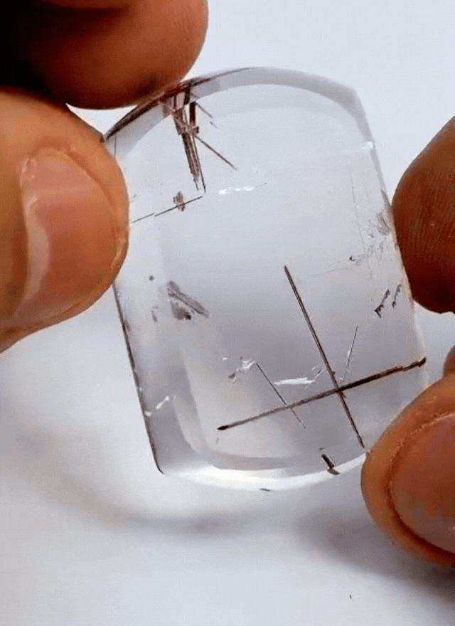 70.90ct Quartz With Inclusion 36x25mm