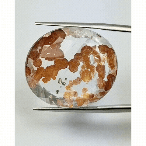 29.70ct Quartz Inclusion 25x21mm