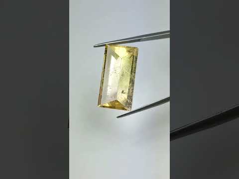 14.98ct Beryl 24x12mm