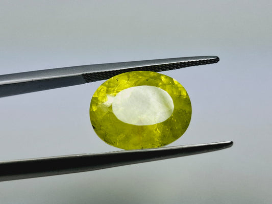 7.70ct Chrysolite 13x11mm