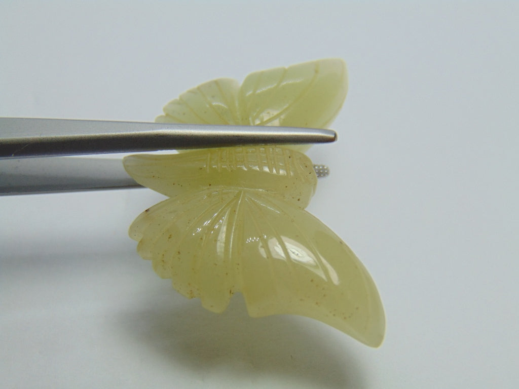32.60ct Quartz Piece 38x21mm