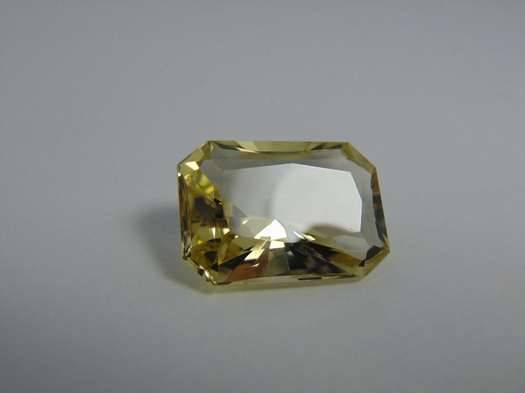 35.40cts Quartz (Green Gold)