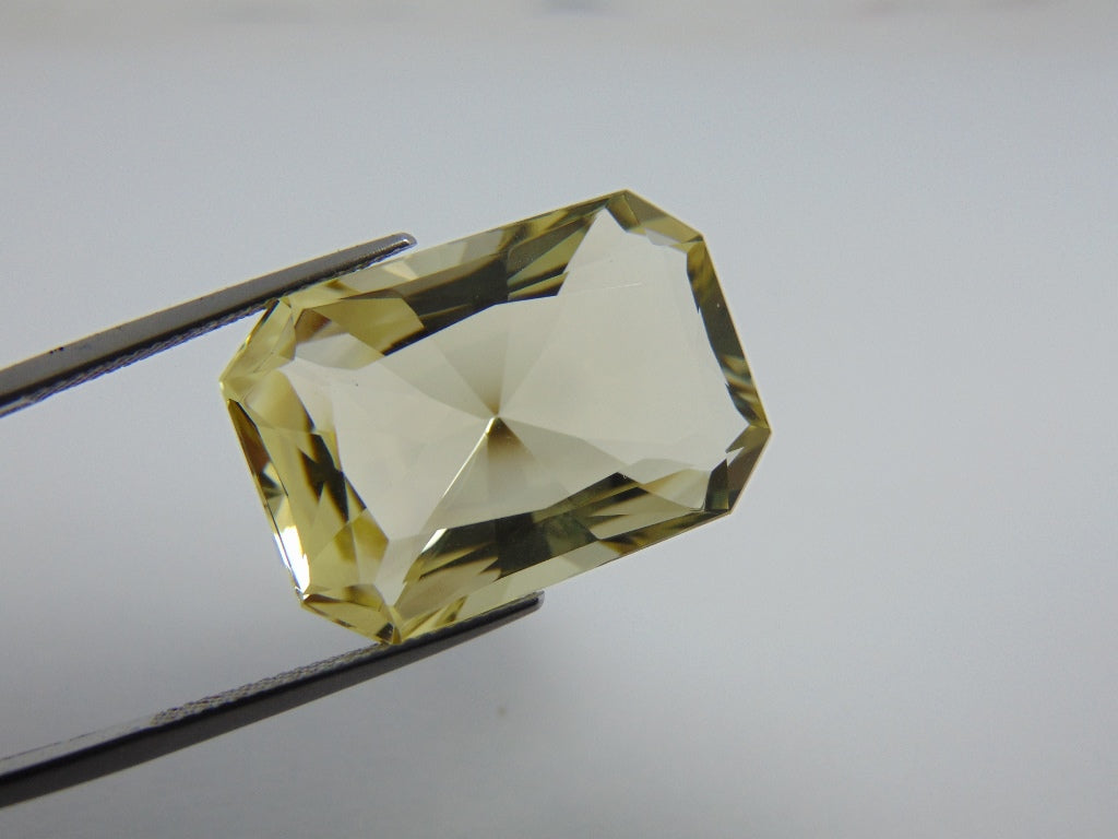 35.40cts Quartz (Green Gold)