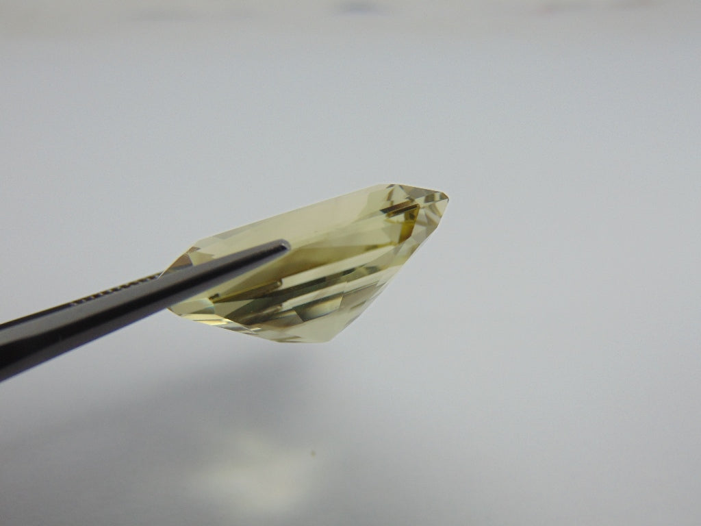 35.40cts Quartz (Green Gold)
