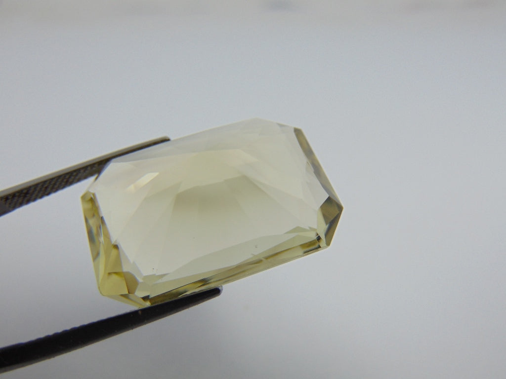 35.40cts Quartz (Green Gold)
