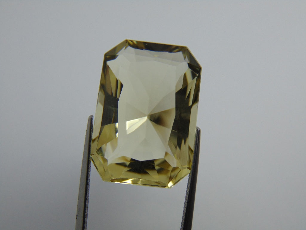 35.40cts Quartz (Green Gold)