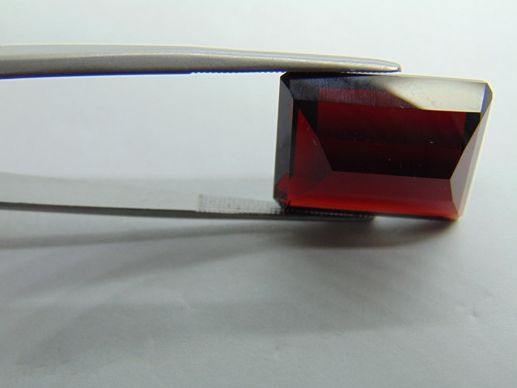 28.40ct Garnet 19x15mm