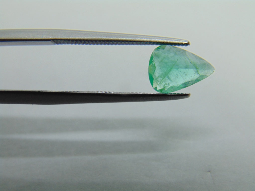 0.95ct Emerald 9x6mm