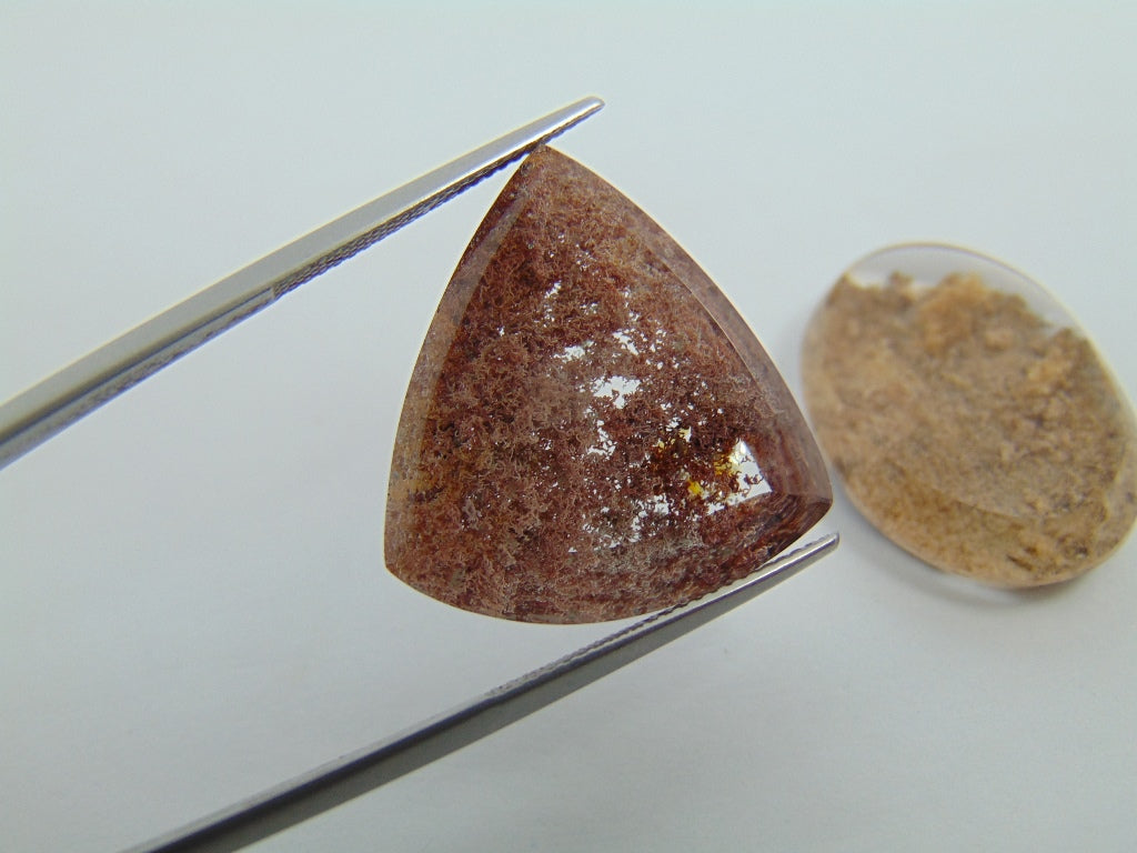 56.50cts Quartz (Lodolite)