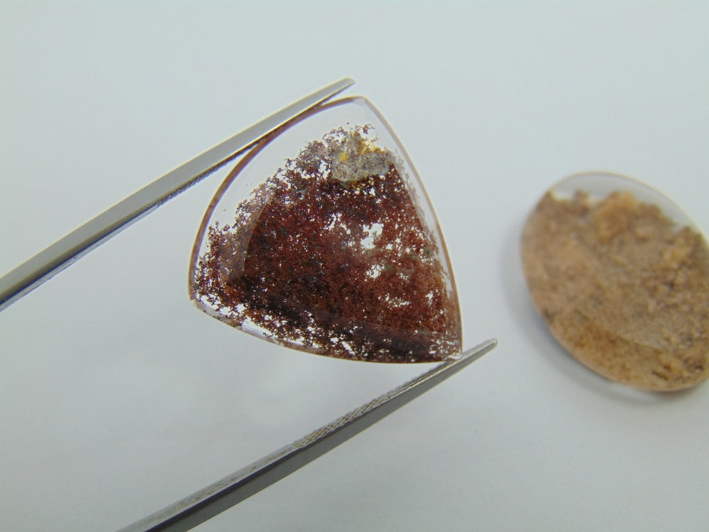 56.50cts Quartz (Lodolite)