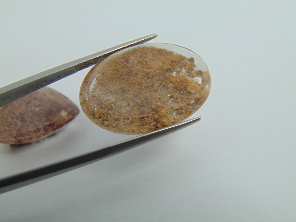 56.50cts Quartz (Lodolite)