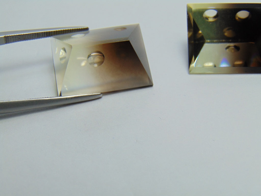 35.40ct Quartz Bicolor 20x15mm