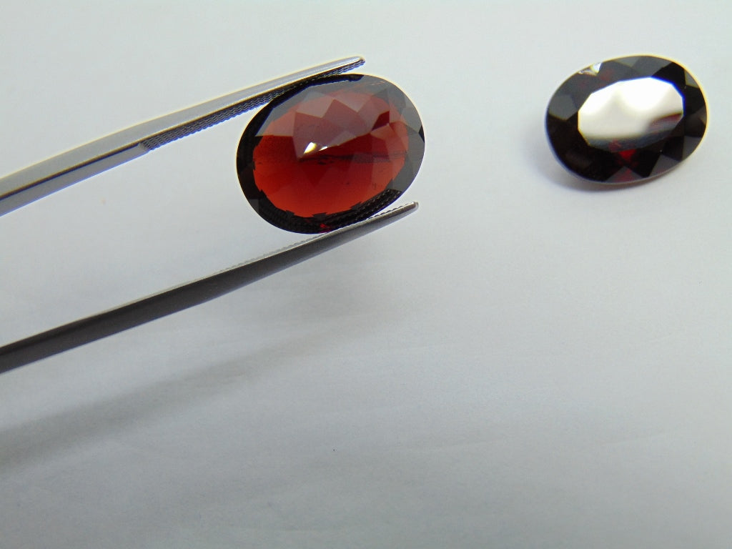 22ct Garnet Pair 15x11mm