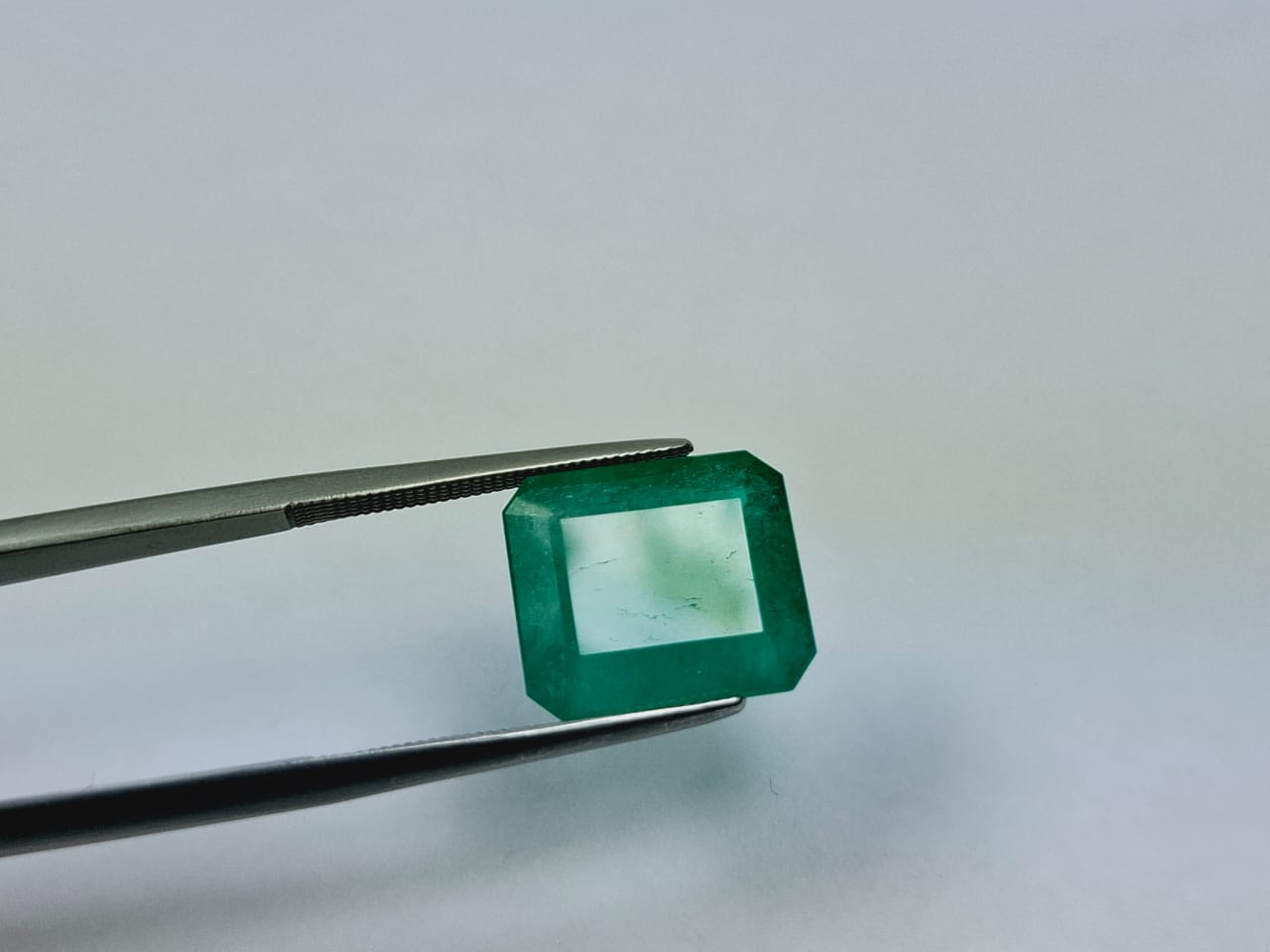 6.88ct Emerald 13x11mm