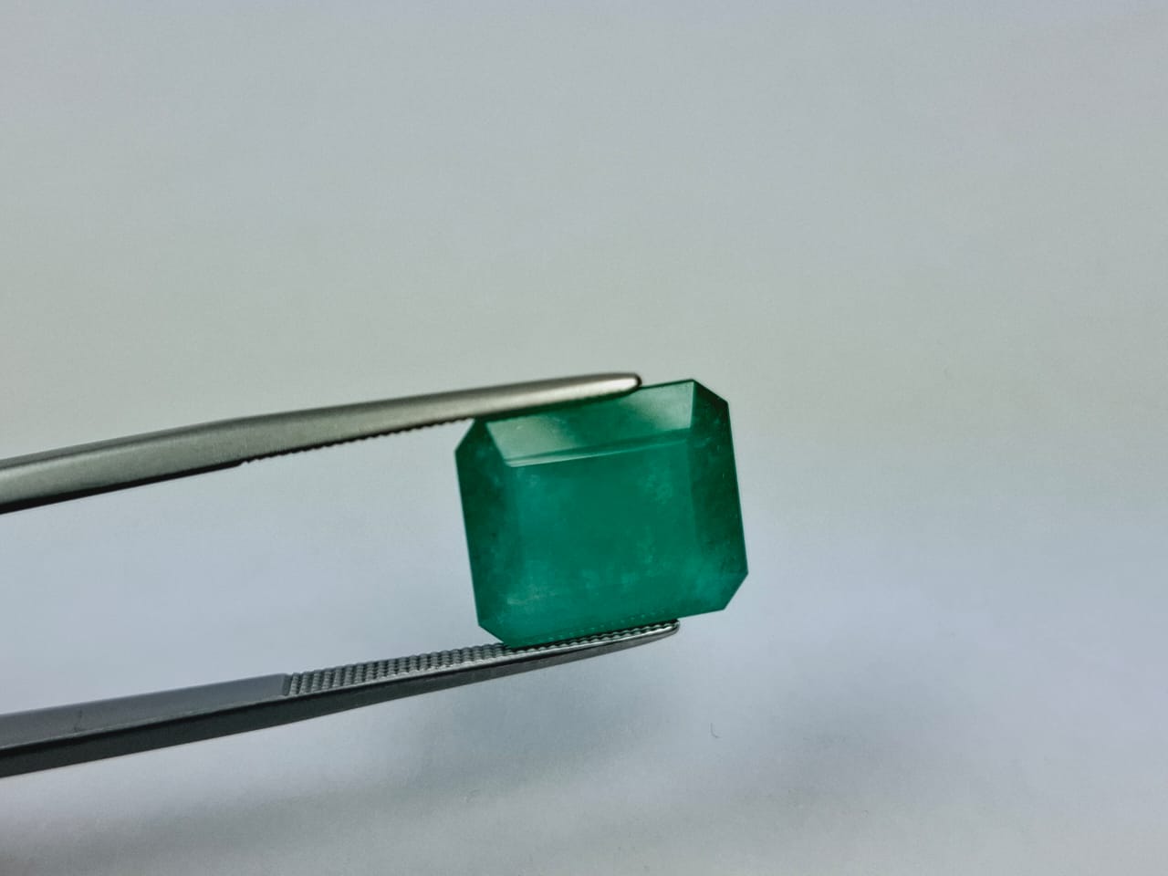 6.88ct Emerald 13x11mm