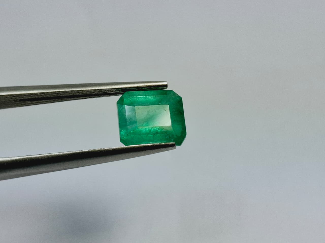1.30ct Emerald 7x6mm