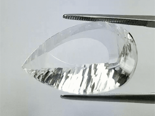 18.40ct Quartz Inclusion 25x17mm