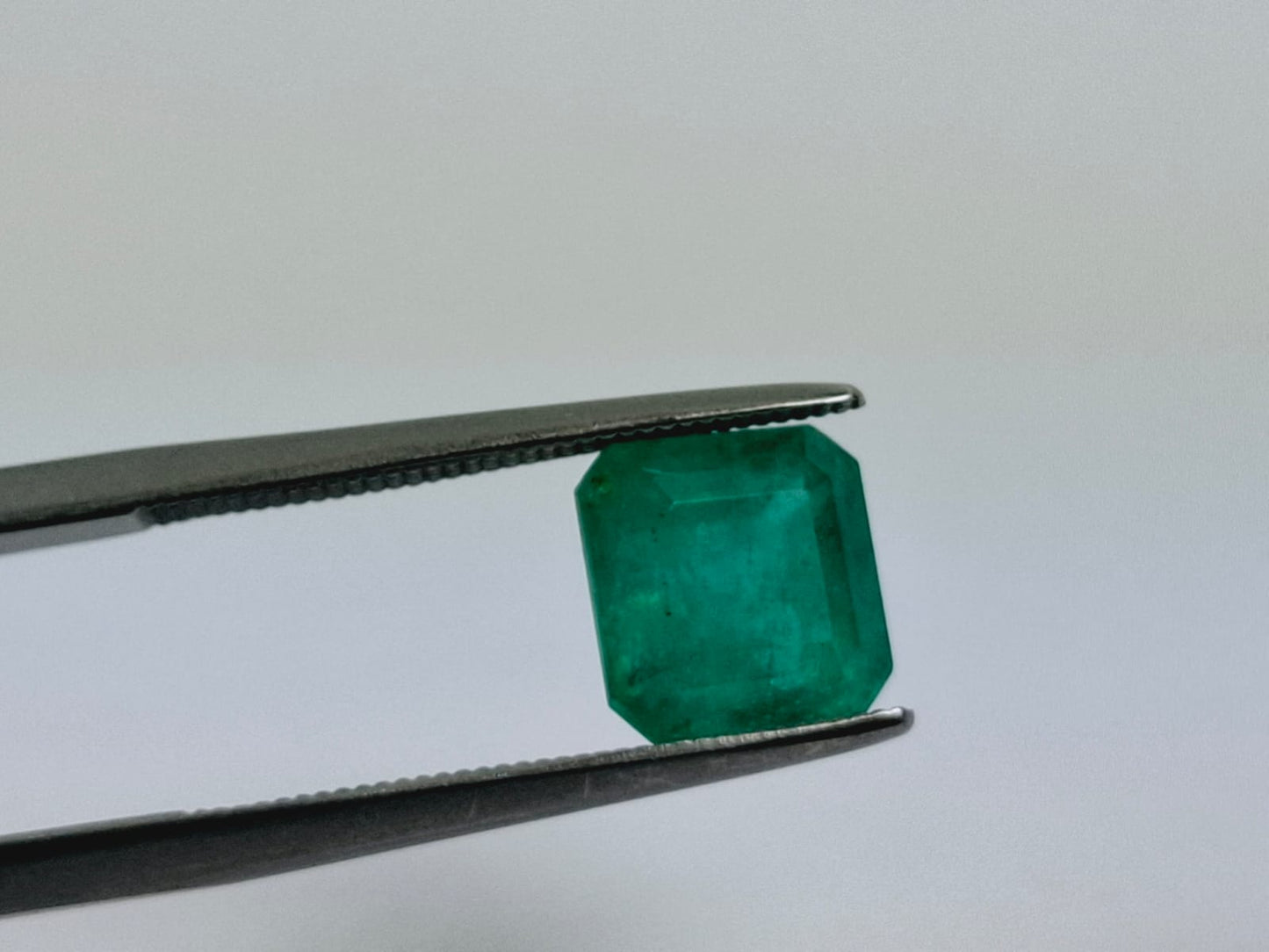 2.75ct Emerald 8mm
