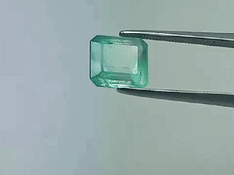 2.80ct Emerald Bicolor 8mm