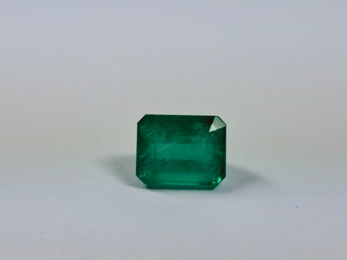 3.85ct Emerald 10x8mm