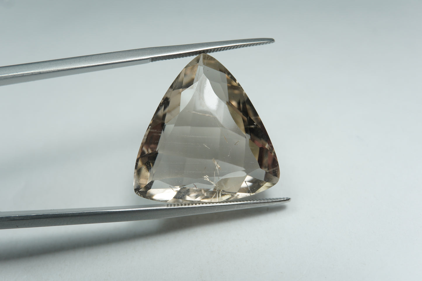23ct Quartz with inclusion 21mm