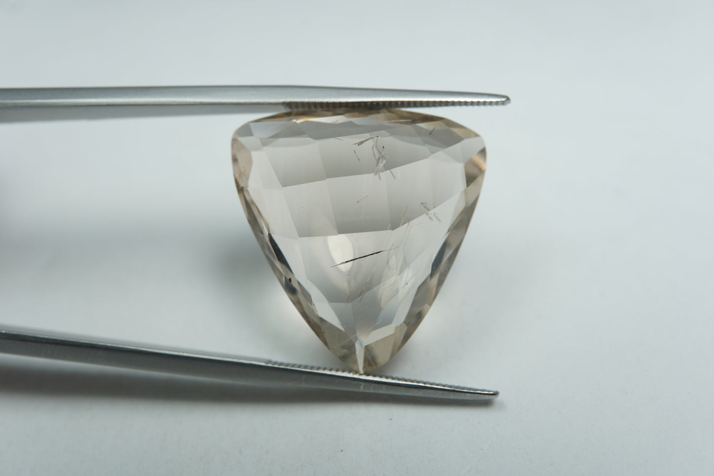 23ct Quartz with inclusion 21mm
