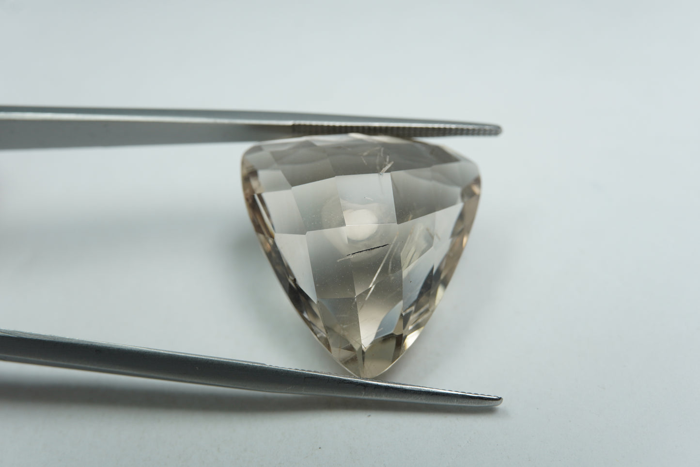 23ct Quartz with inclusion 21mm