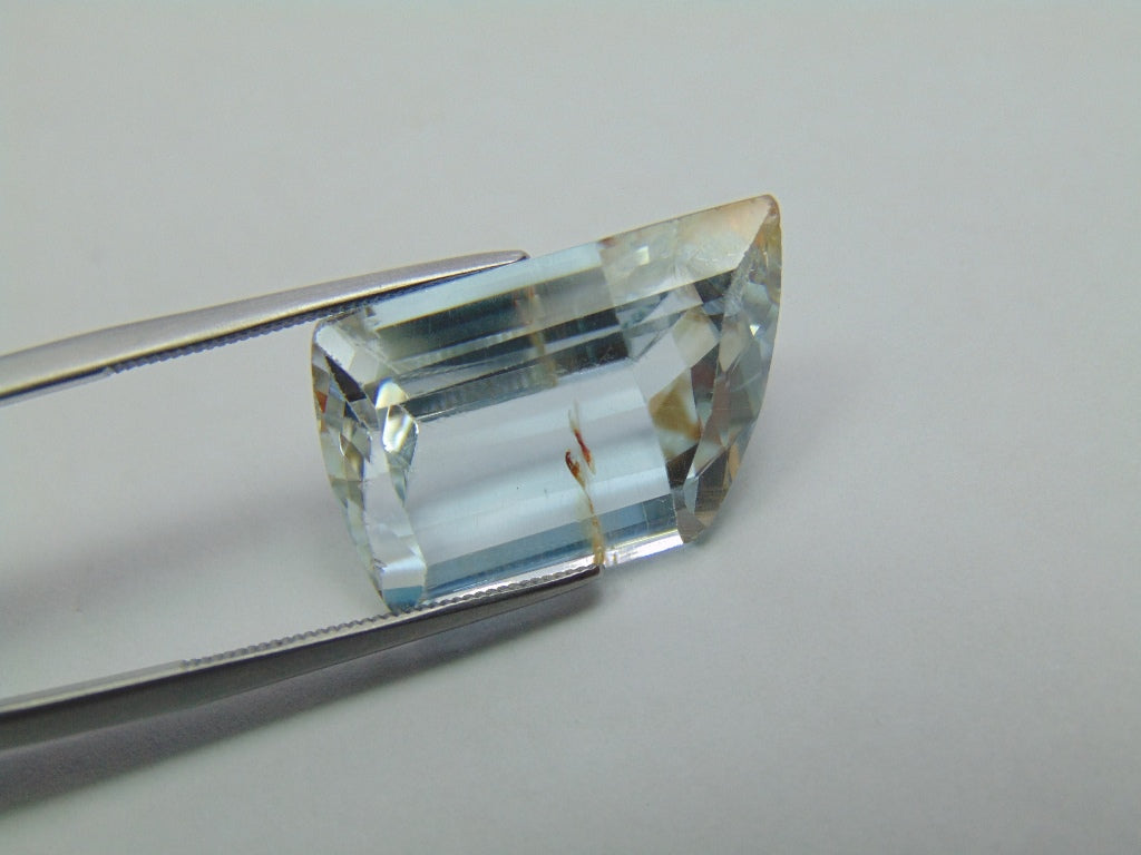 24.50ct Topaz With Rutile 20x14mm