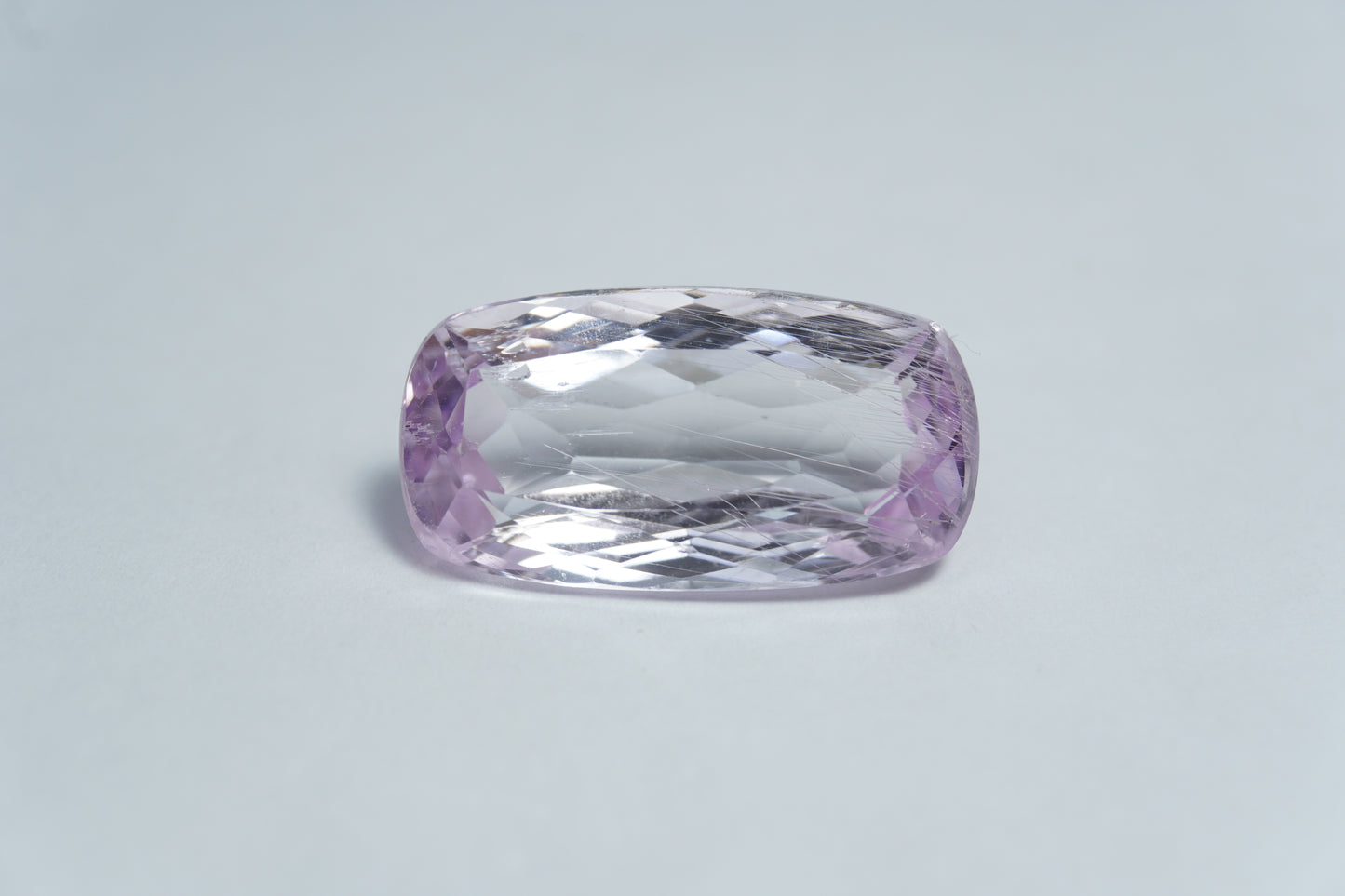 16.50ct Kunzite with needles 22x12mm