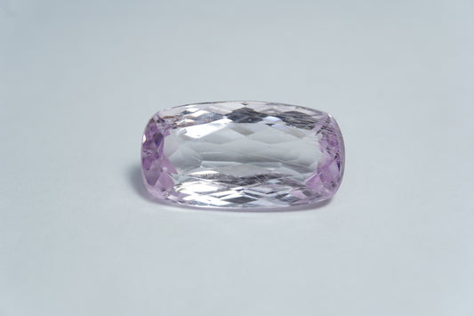 16.50ct Kunzite with needles 22x12mm
