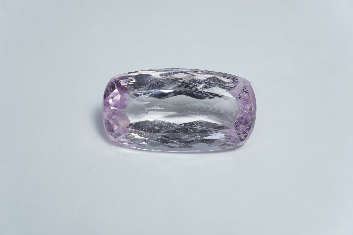 16.50ct Kunzite with needles 22x12mm
