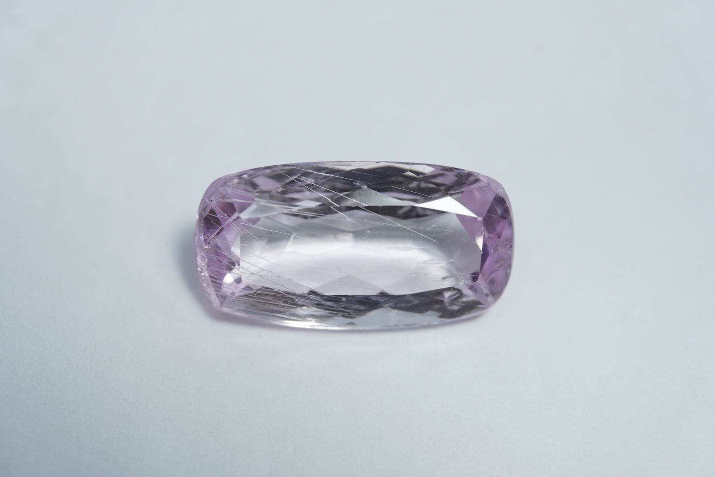 16.50ct Kunzite with needles 22x12mm