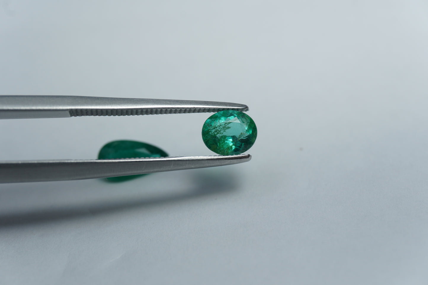 1.22ct Emerald 6x5mm / 8x4.5mm