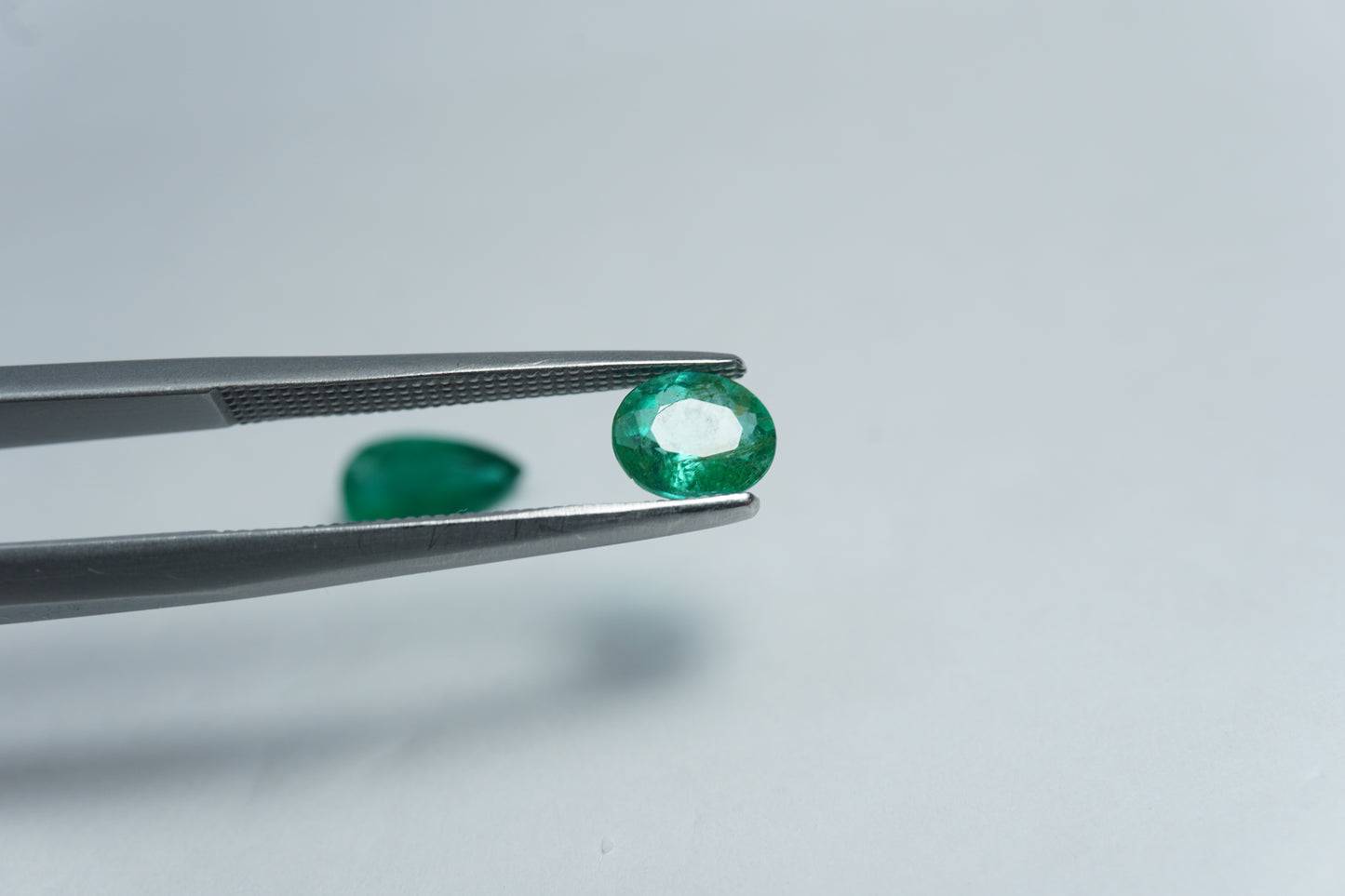 1.22ct Emerald 6x5mm / 8x4.5mm