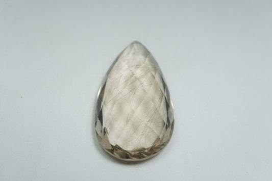 19.30ct Quartz with inclusion 27x15mm