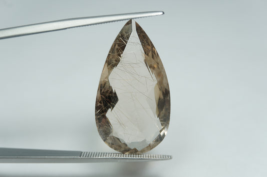 19.30ct Quartz with inclusion 27x15mm