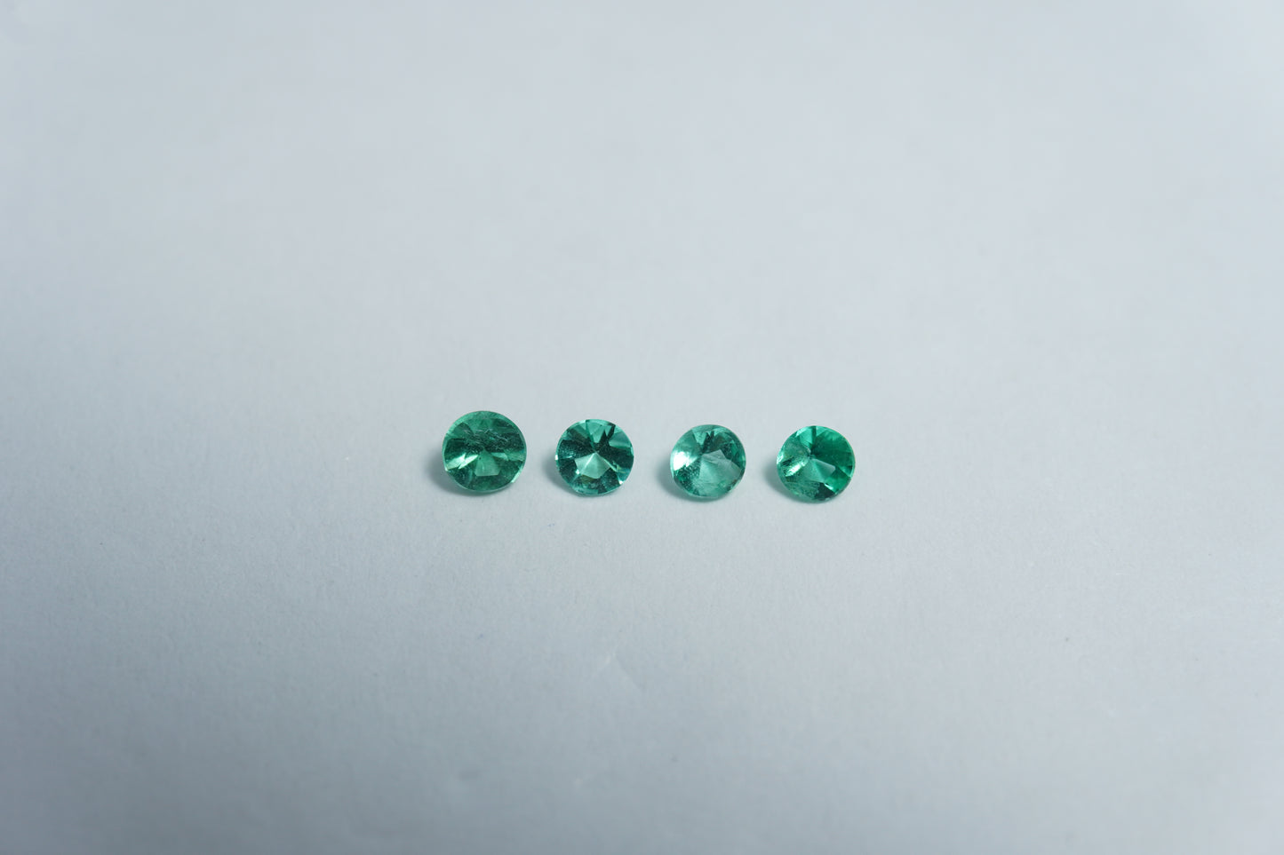 0.22ct Emerald 2mm