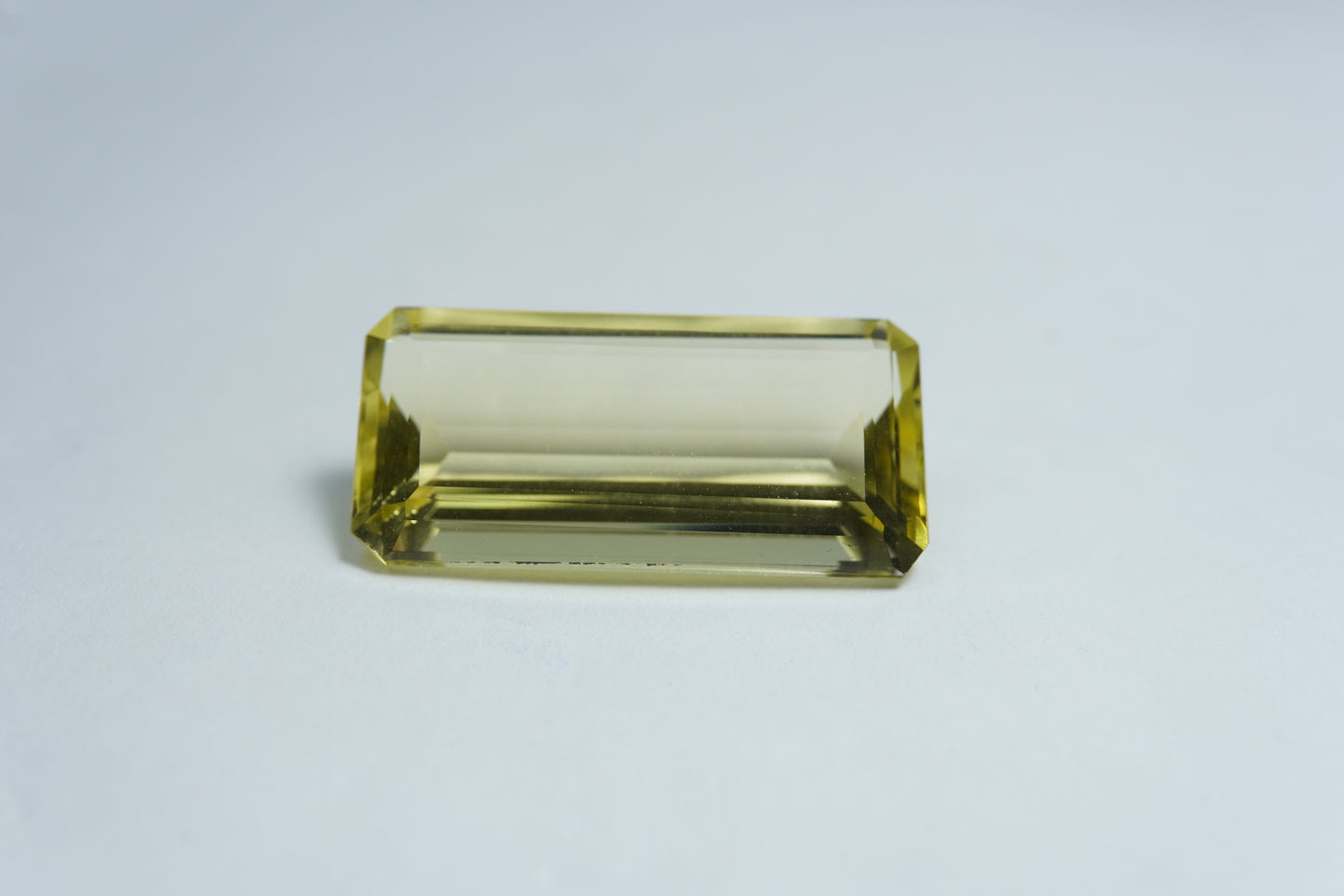 17ct Green gold 25x12mm