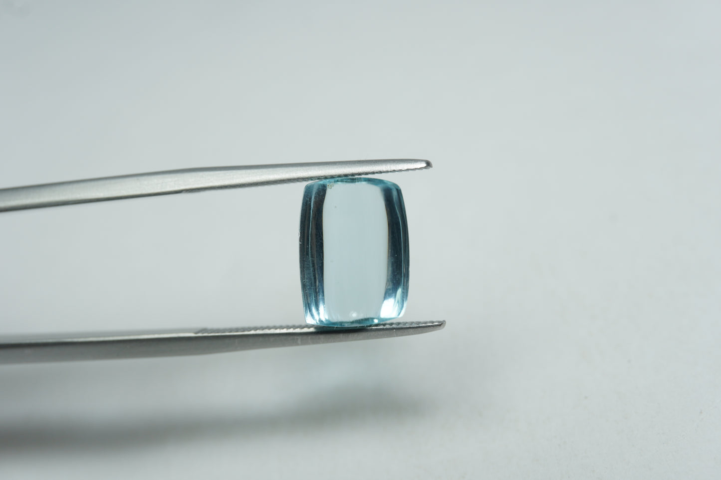 3.69ct Aquamarine cabochon 11x8mm