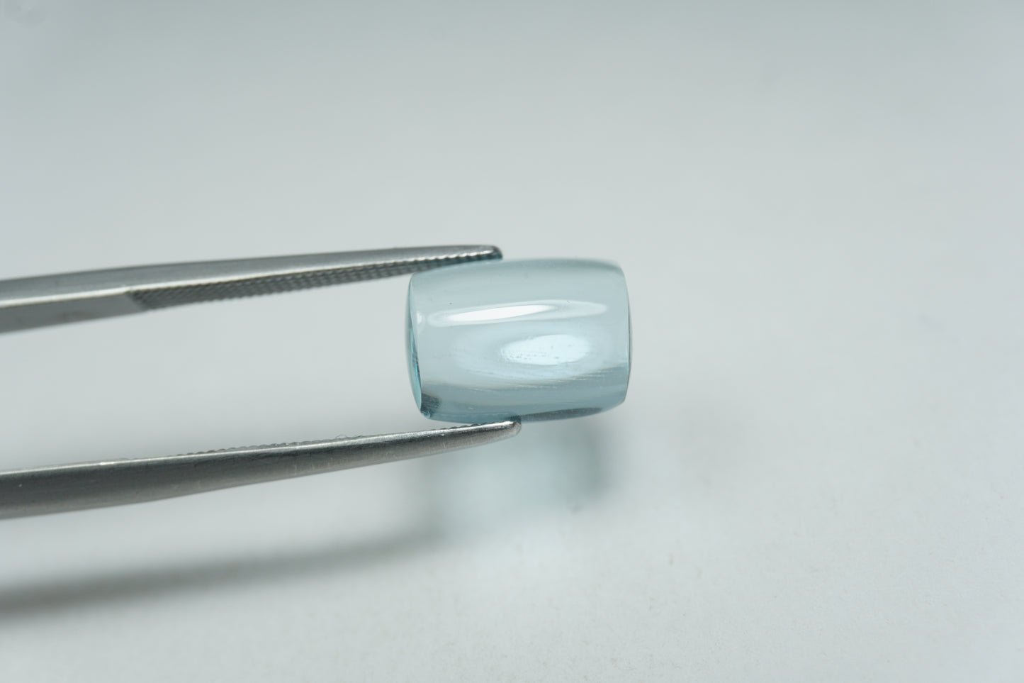 3.69ct Aquamarine cabochon 11x8mm