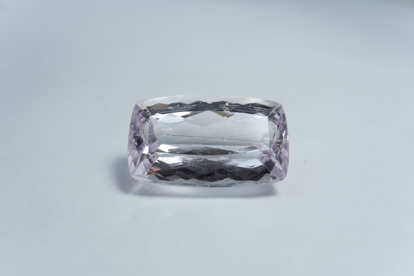 31.75ct Kunzite whit needle 23x15mm