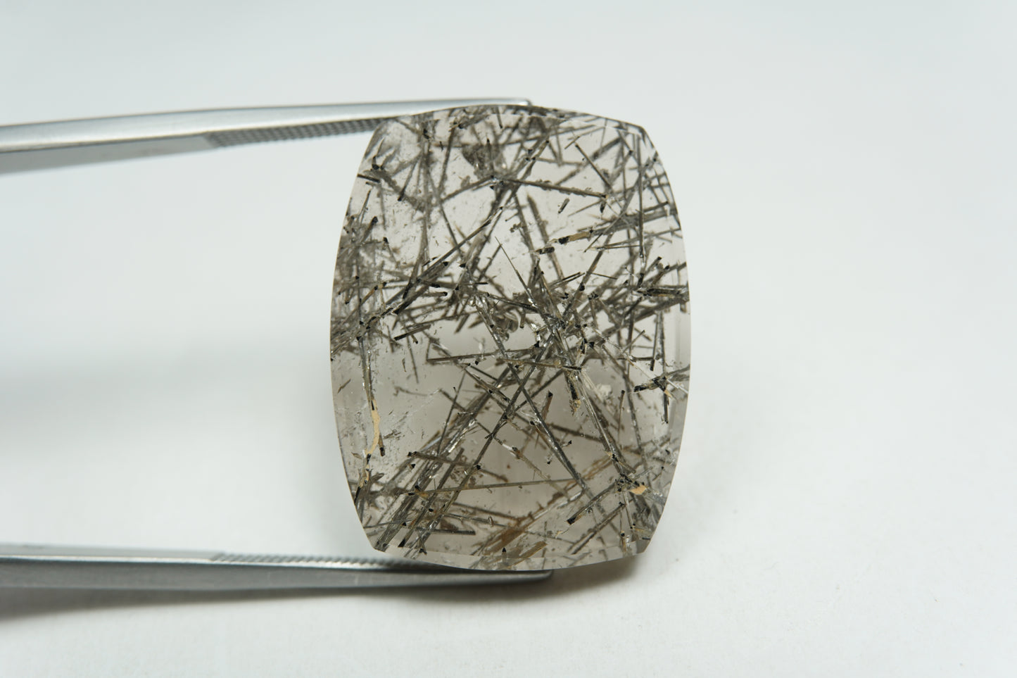 26.02ct Quartz with inclusion 25x19.5mm