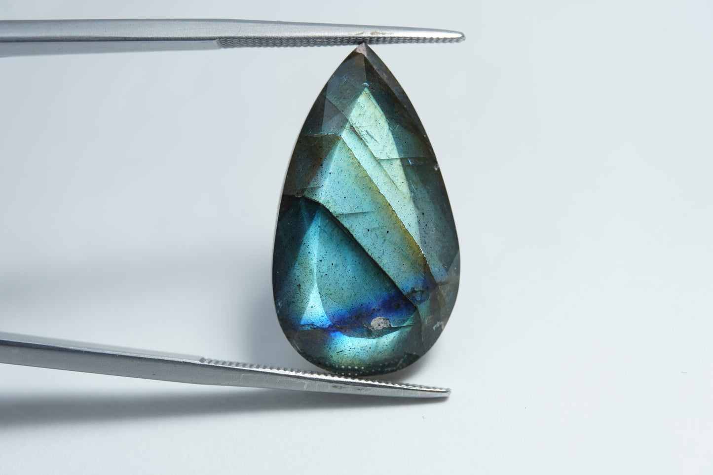 17.75ct Labradorite 25x14mm