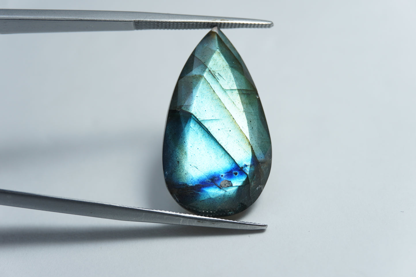 17.75ct Labradorite 25x14mm