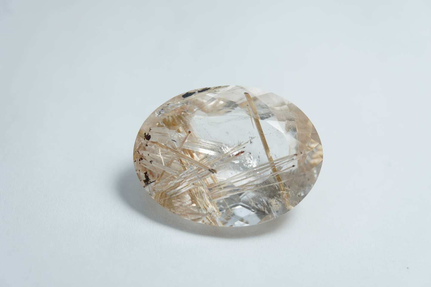 18.10ct Quartz with inclusion 20x15mm