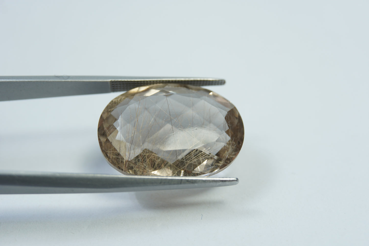 23.20ct Quartz with inclusion 22x16mm
