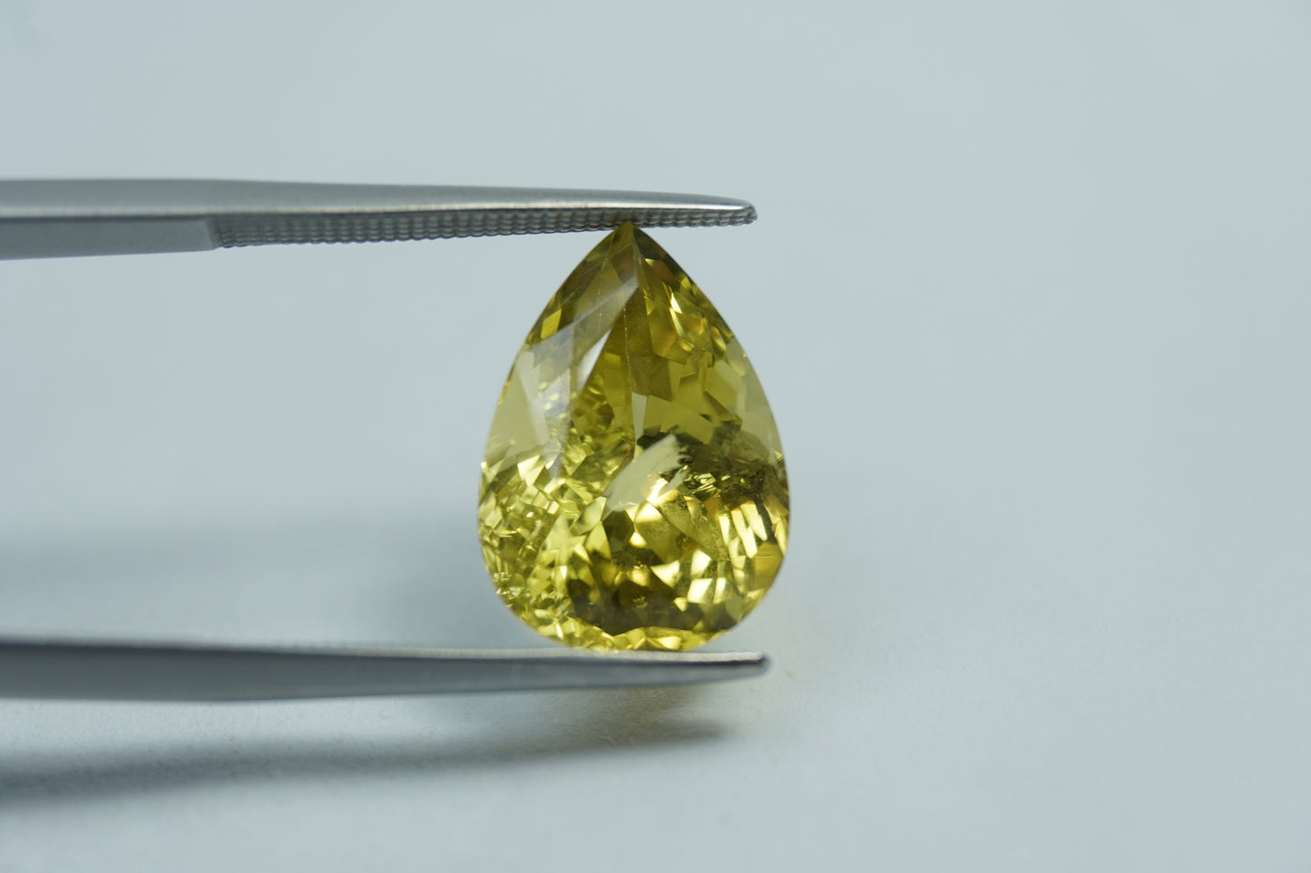 8.70ct Chrysolite 15x10mm