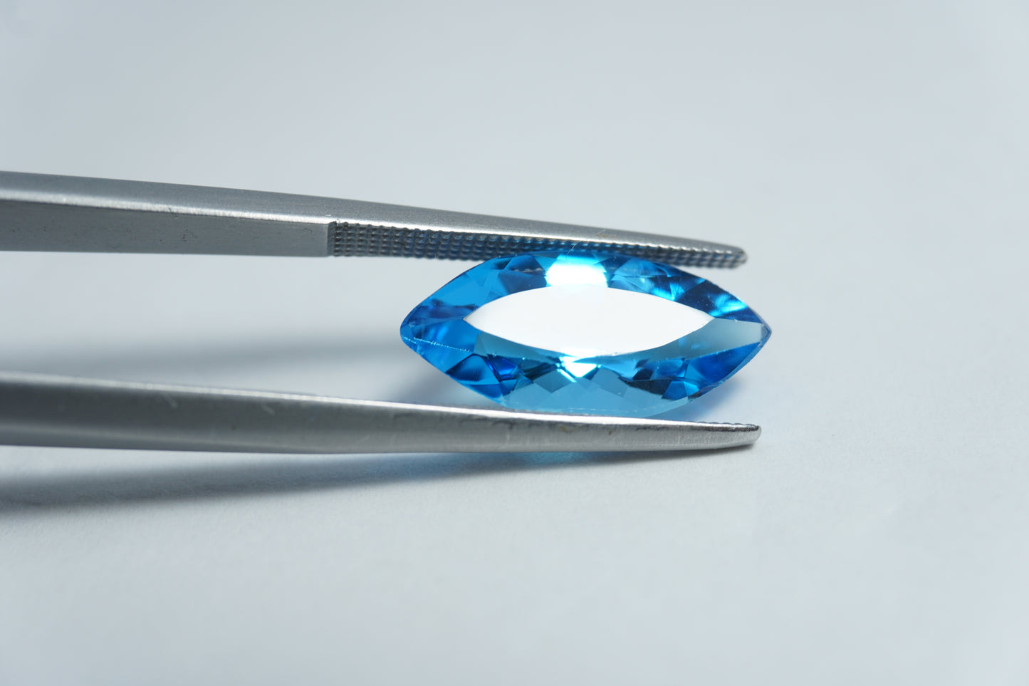 4.08ct Topaz 16x8mm